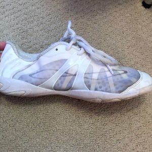 Infinity cheer shoes